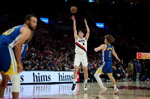 一起破局而升！杨瀚森欢迎库里加入李宁：是信任 是一切皆有可能