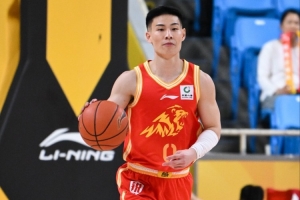 媒体人：广厦这个系列赛但凡多用用林秉圣 至少是1-2而不是0-3