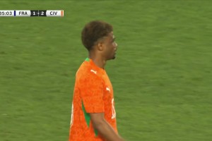 法兰西大翻车！法国1-2遭科特迪瓦绝杀！阿玛德不停球抽射破门！